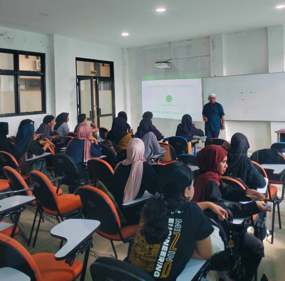 DOSEN K3 PERTAMBANGAN SOSIALISASI K3L PADA MAHASISWA TAMBANG